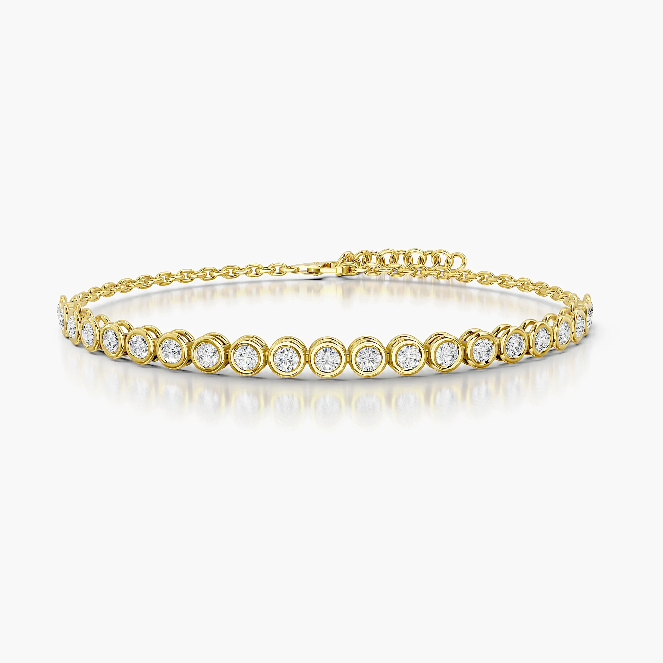 Round diamond link bracelet featuring graduated concentric circular frames, a flexible chain and a lobster clasp.